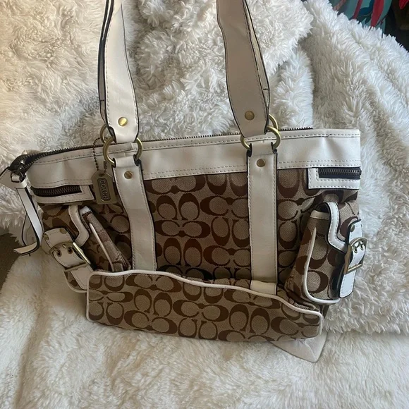 Coach purse tote - Picture 2 of 2